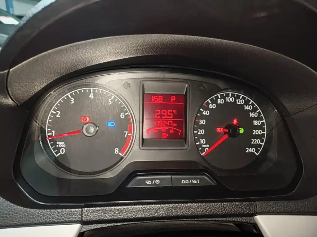Volkswagen Jetta — миниатюра 12