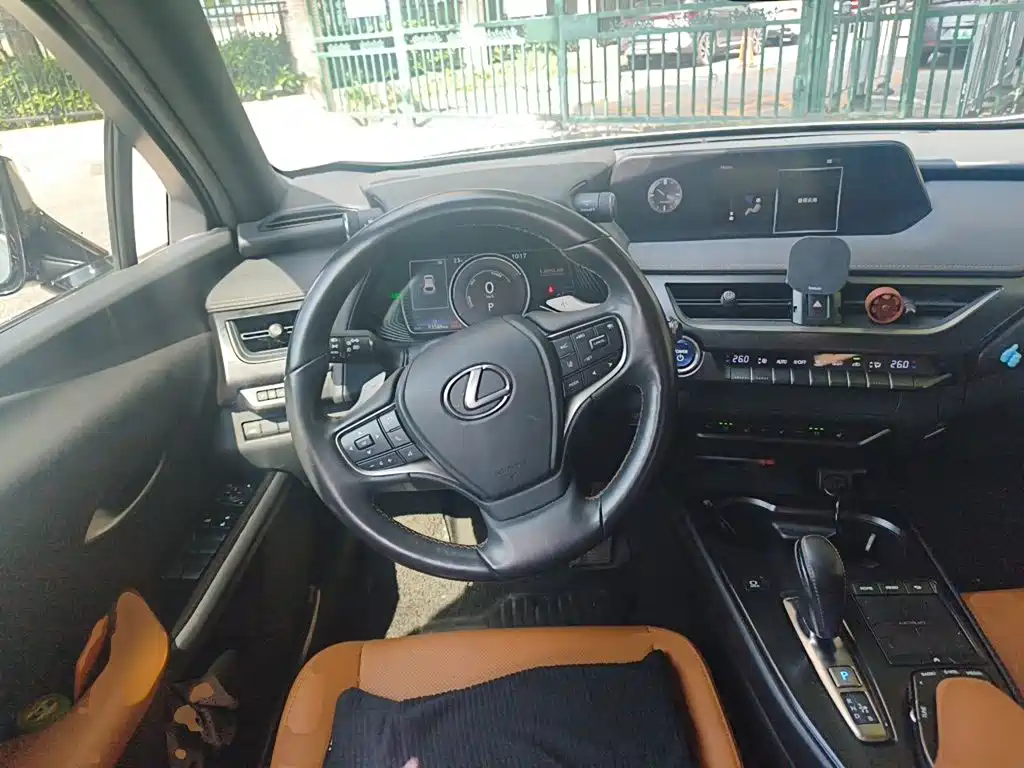 Lexus UX New Energy — миниатюра 11