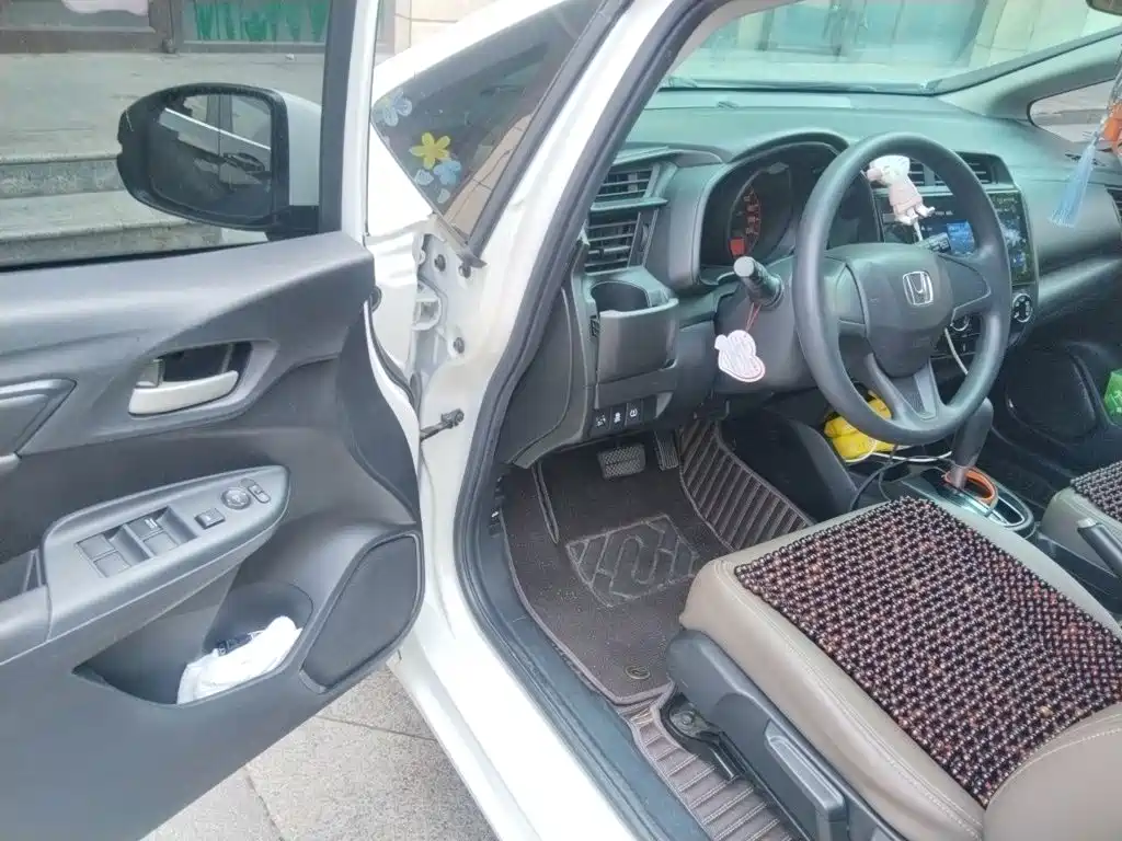Honda Fit — миниатюра 12
