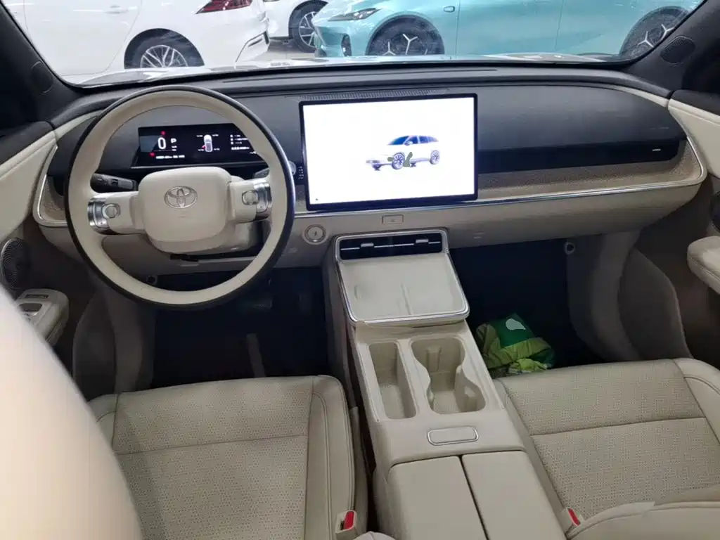 Toyota bZ3X — миниатюра 10