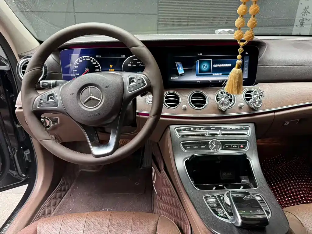 Mercedes-Benz E-Class — миниатюра 4