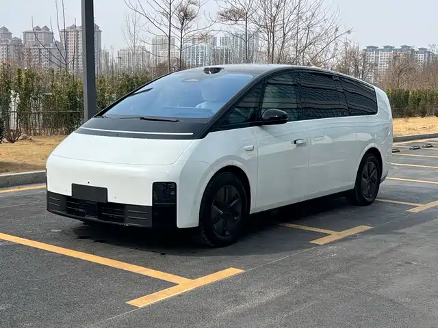 Li Auto IDEAL MEGA 2025