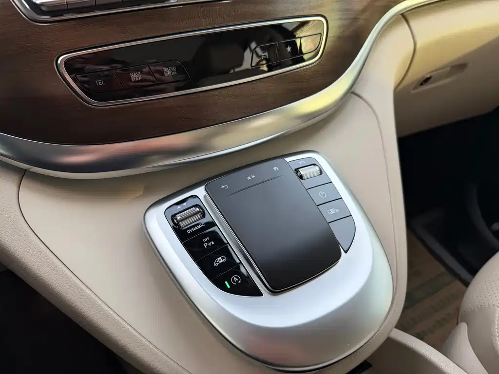 MERCEDES-BENZ V CLASS