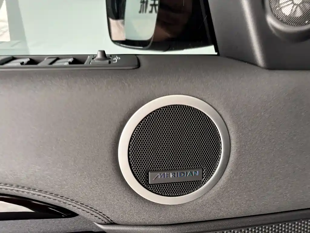 Land Rover Discovery — миниатюра 9