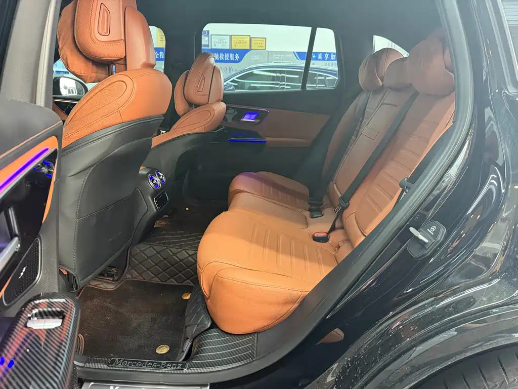 Mercedes-Benz GLC 2023 GLC 260 L 4MATIC Luxury 5 мест