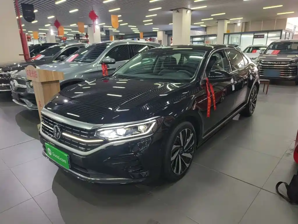 帕萨特 2023款 330TSI 尊贵版 2022