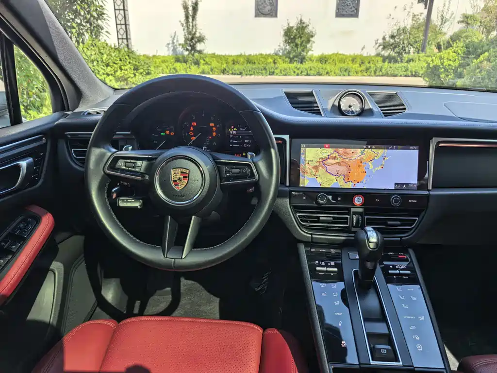 Porsche Macan — миниатюра 11