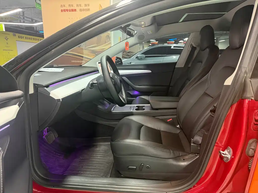 Tesla Model 3 — миниатюра 10