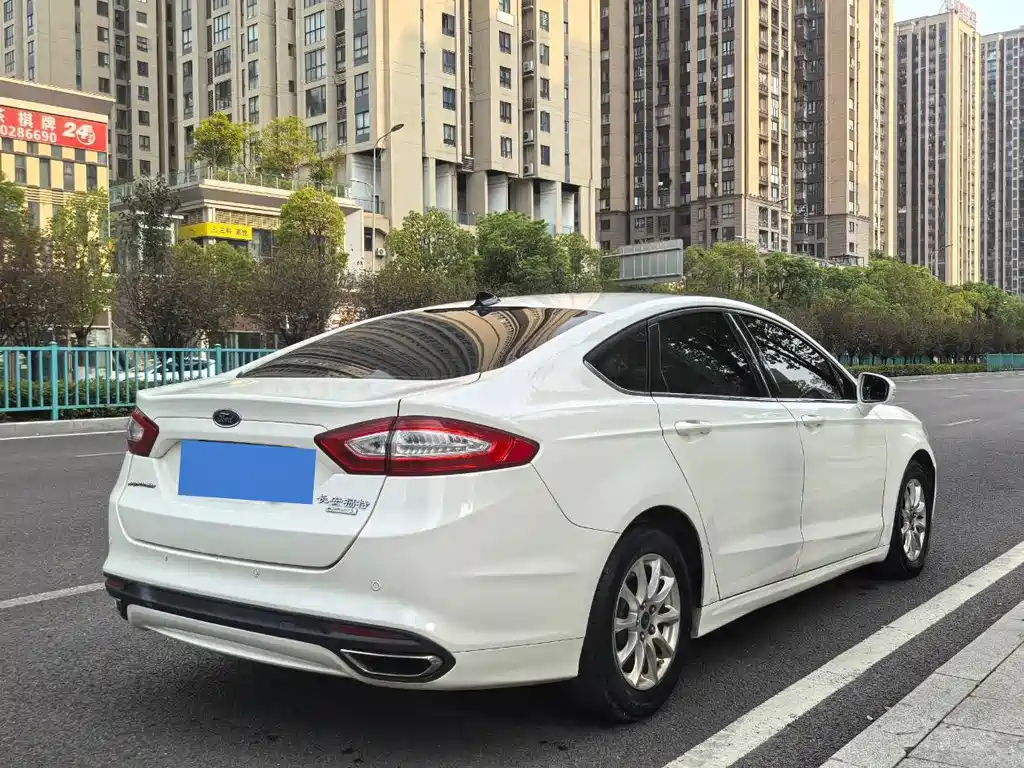 Ford Mondeo — миниатюра 9