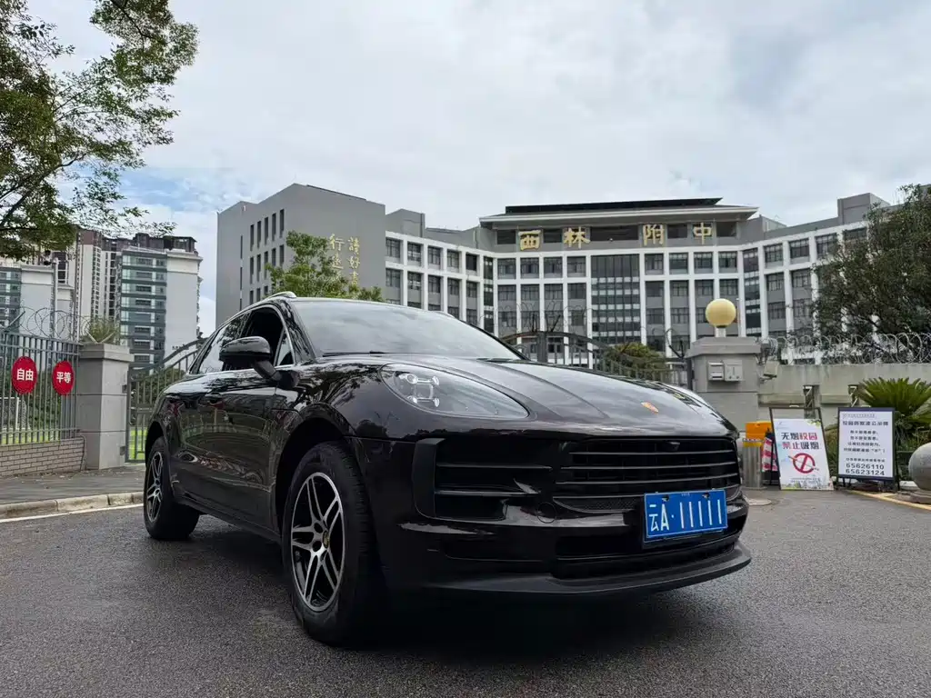 2021 Porsche Macan - zdjęcie 1 z 10