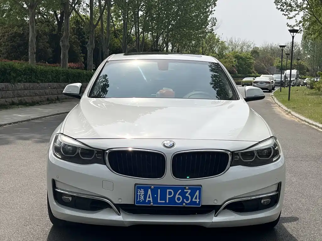 BMW 3 Series GT 3 GT 2017 320i Luxury