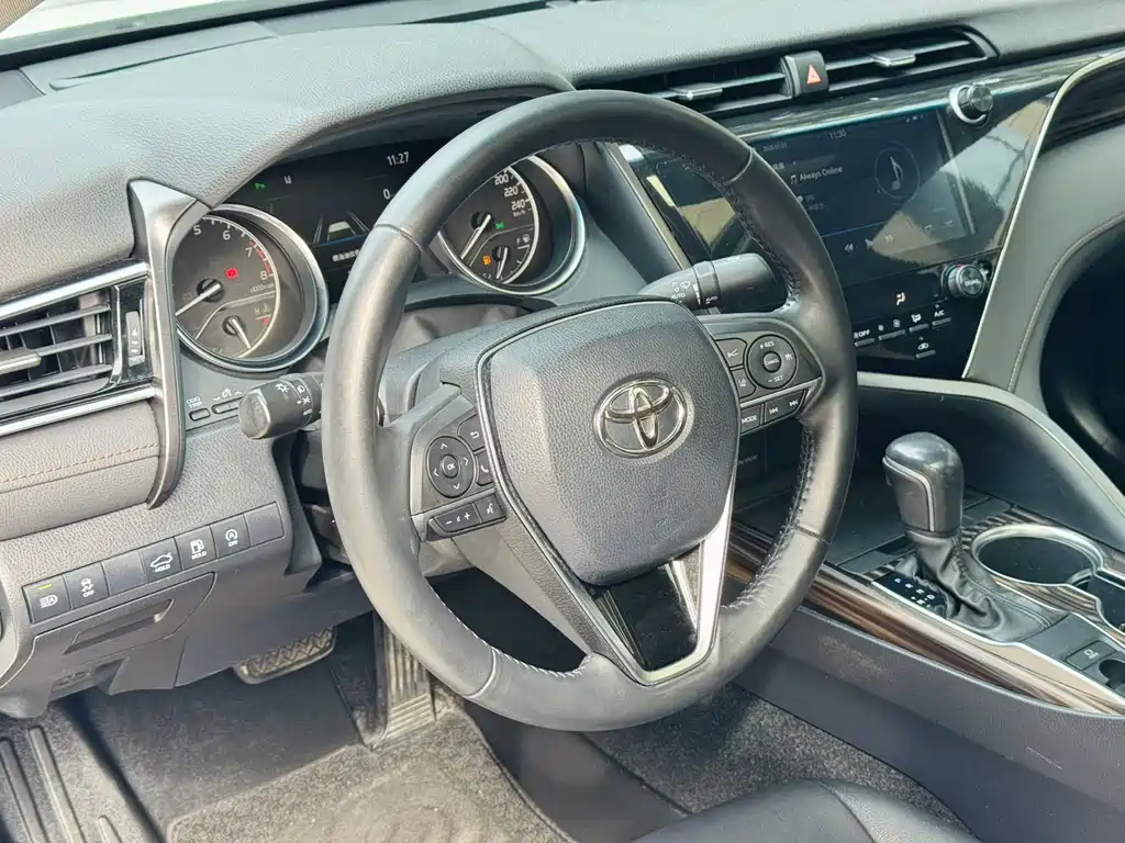 TOYOTA CAMRY