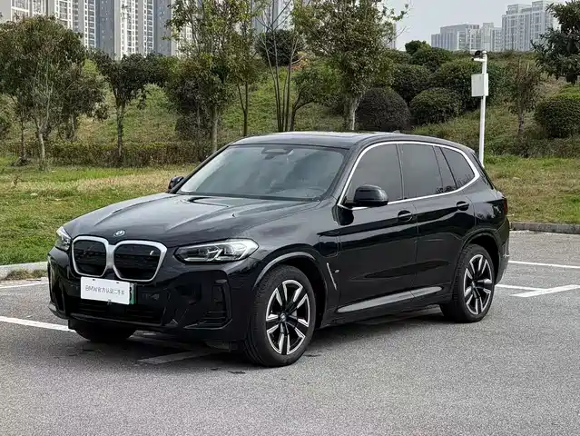BMW IX3 2024