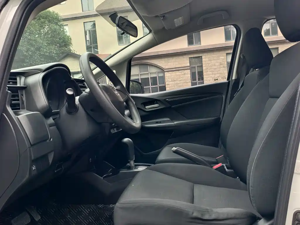 Honda Fit — миниатюра 5