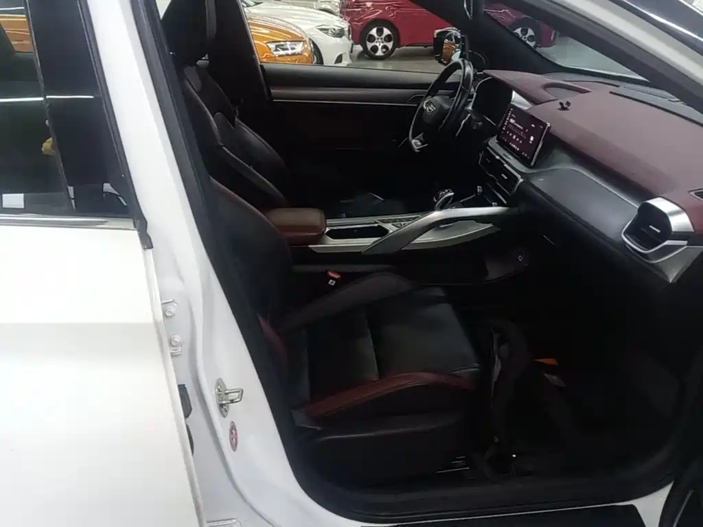 Geely Binyue — миниатюра 25