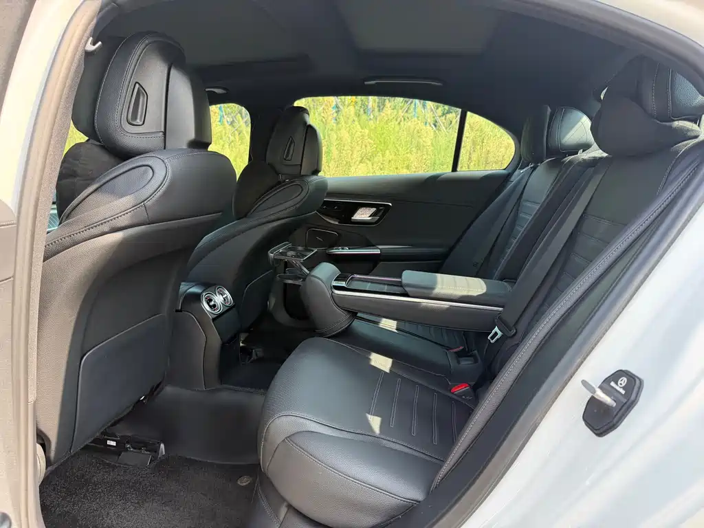 Mercedes-Benz C-Class — миниатюра 14