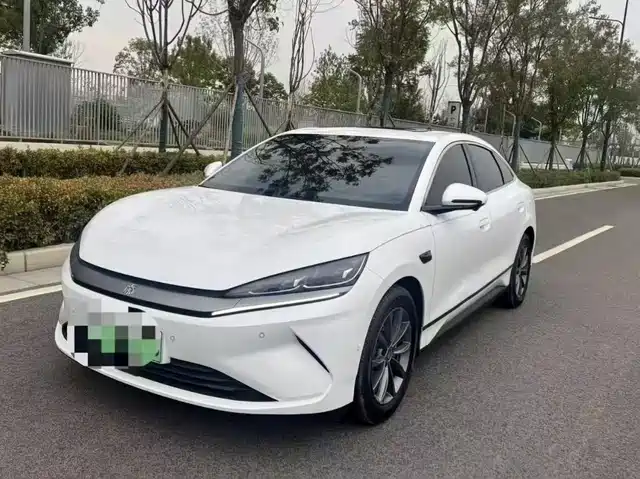 BYD QIN L 2025