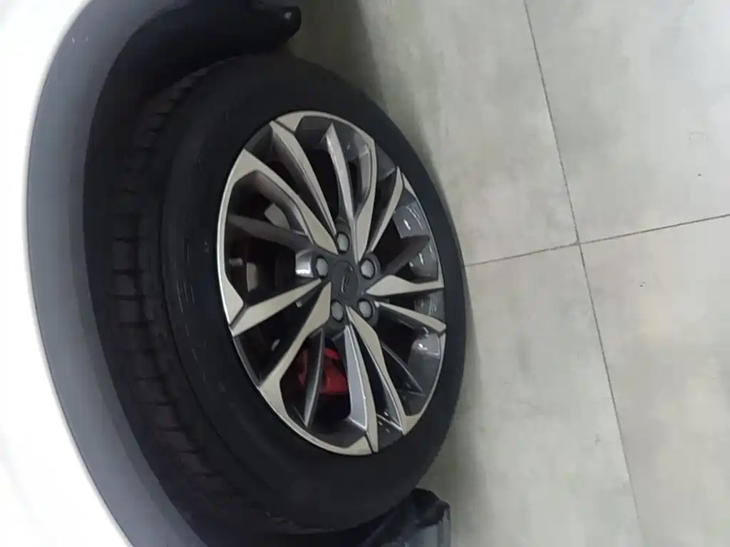 Geely Binyue — миниатюра 23