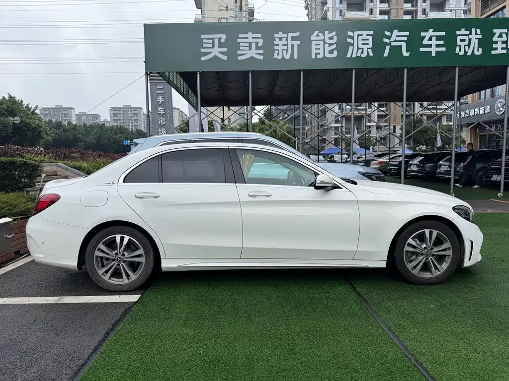 Mercedes-Benz C-Class — миниатюра 9