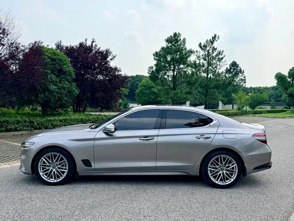 Genesis G70 2021 2.0T Luxury