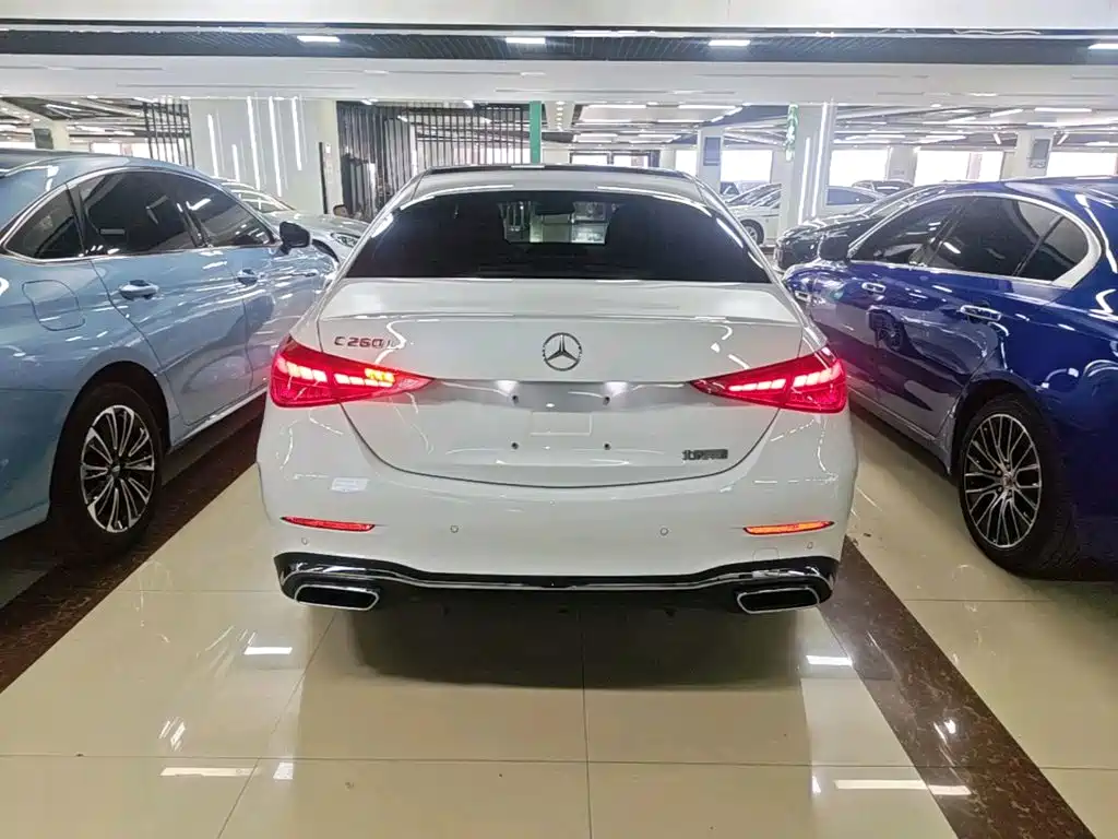 Mercedes-Benz C-Class — миниатюра 6