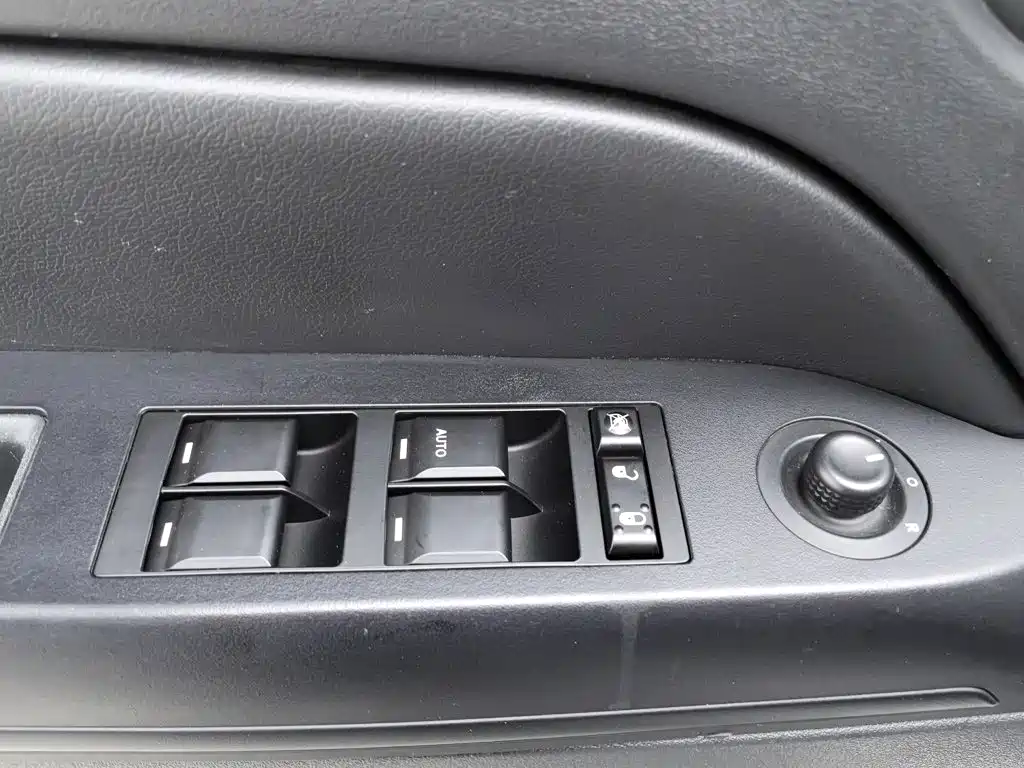 Jeep Compass (Import) — миниатюра 9