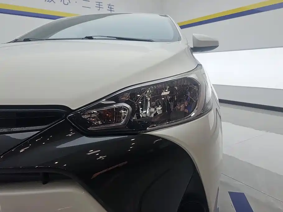 Toyota Yaris L — миниатюра 5