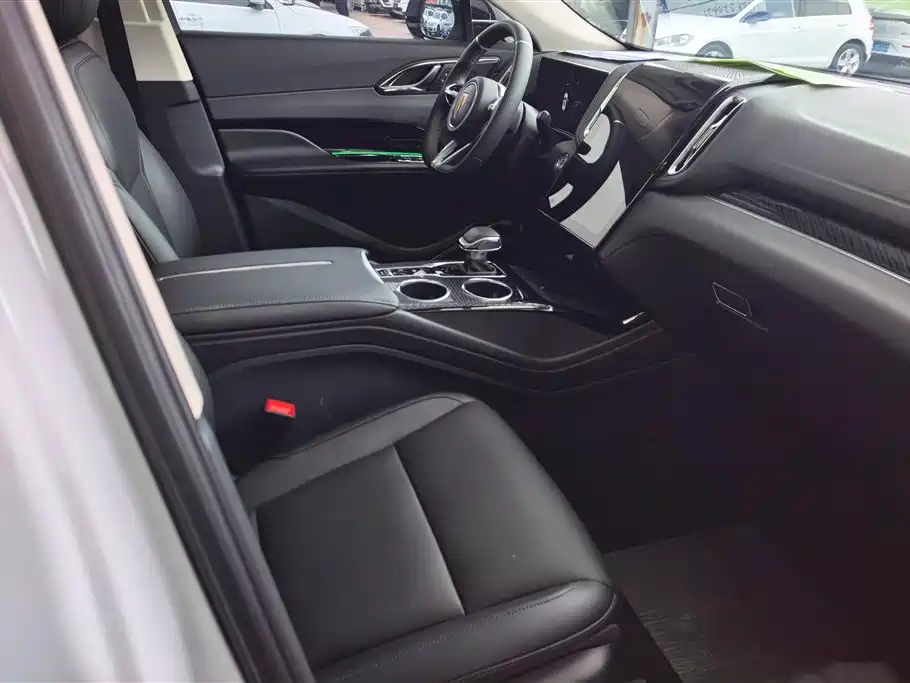 Hongqi HS3 PHEV 2025 117km PLUS