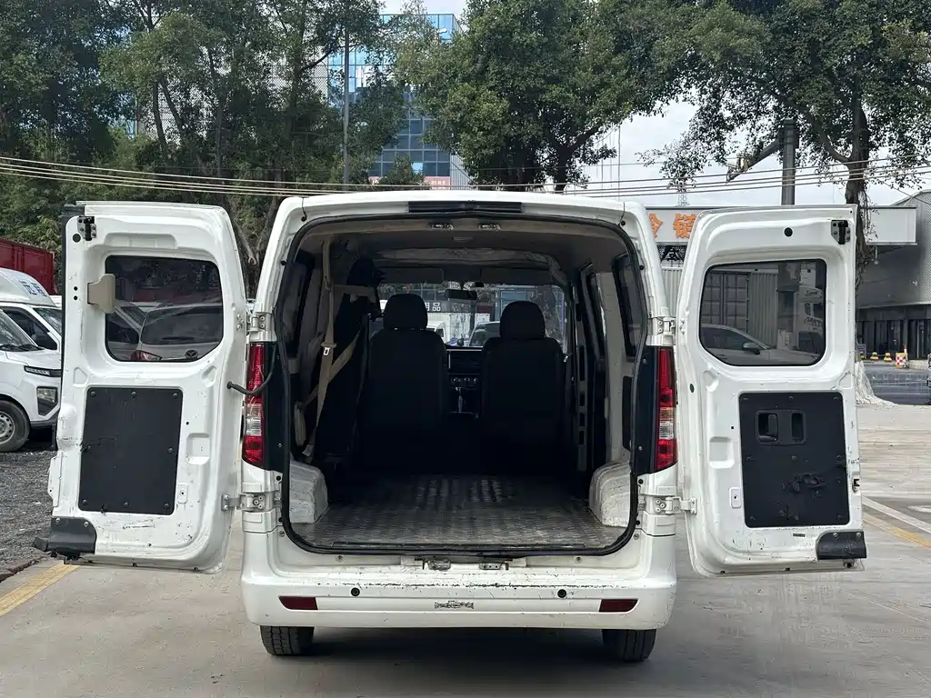 CHANGAN CHANGAN RUIXING EM80