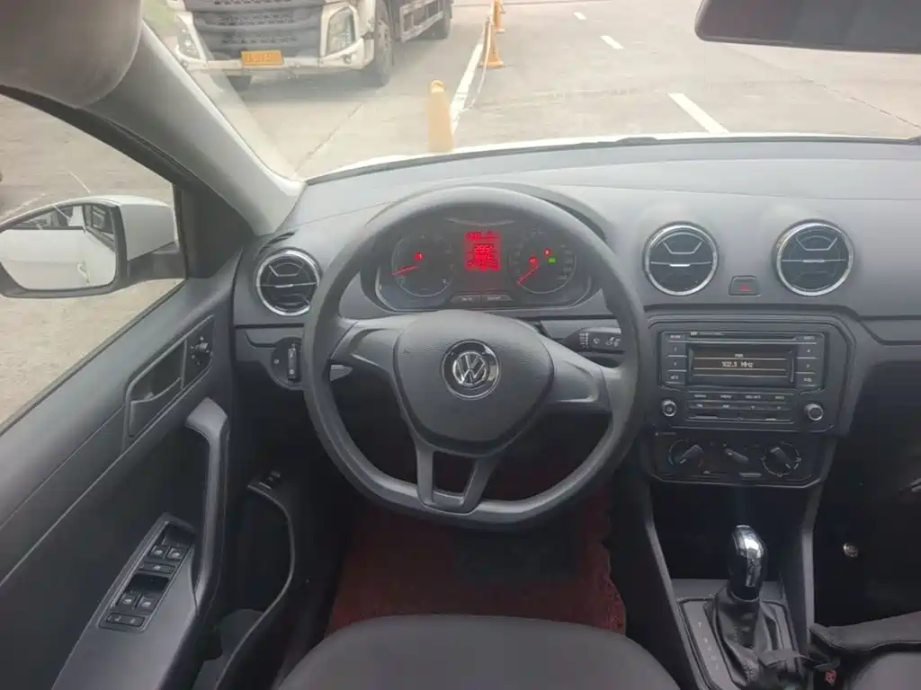 Volkswagen Jetta — миниатюра 11