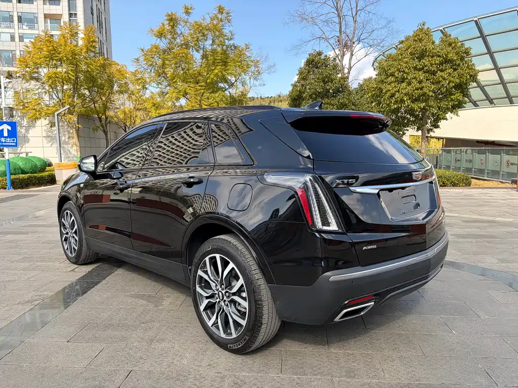 CADILLAC XT5