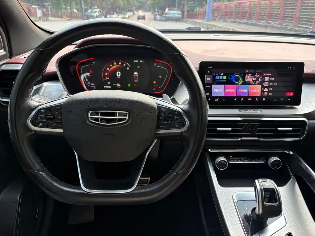Geely Binyue — миниатюра 18