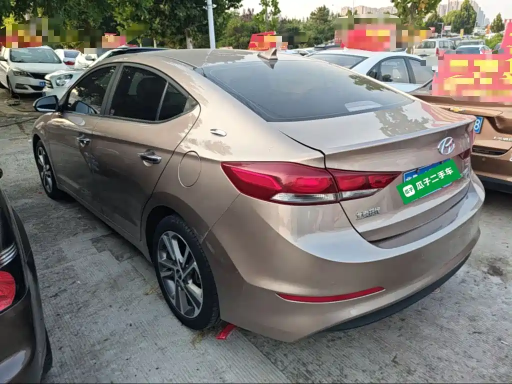 Hyundai Elantra — миниатюра 5