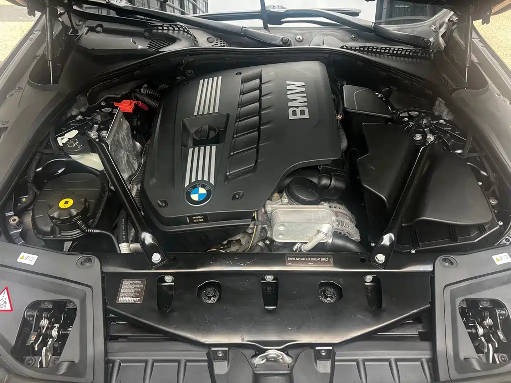 BMW 5 Series — миниатюра 6