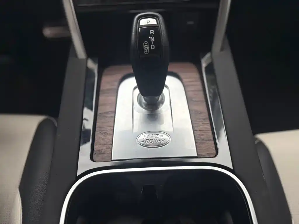 LAND ROVER DISCOVER SPORTS