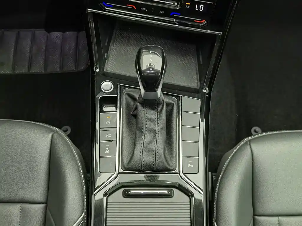 Volkswagen Passat — миниатюра 13