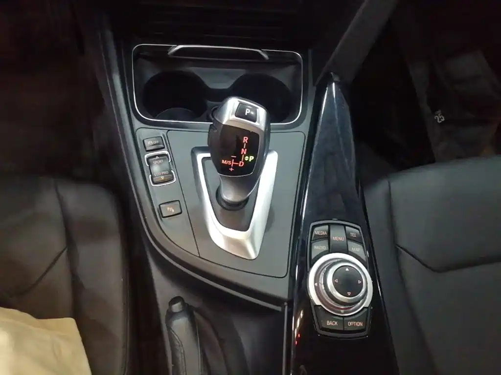 BMW 3 Series — миниатюра 14