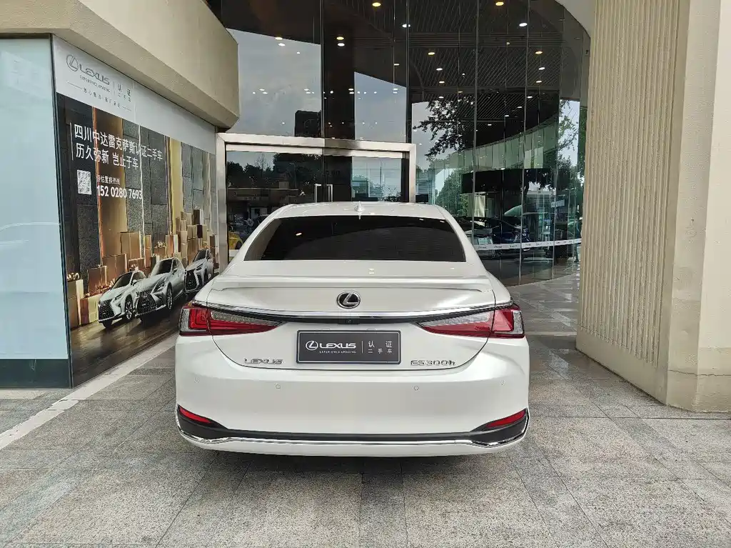 Lexus ES — миниатюра 5