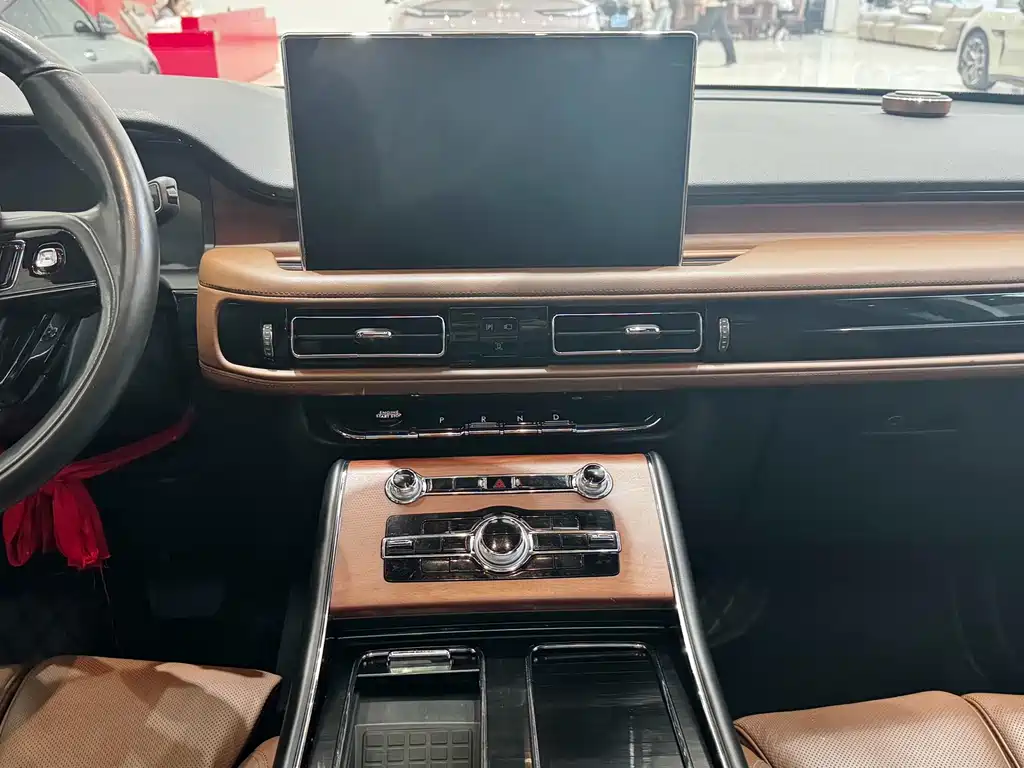 Lincoln Aviator — миниатюра 15
