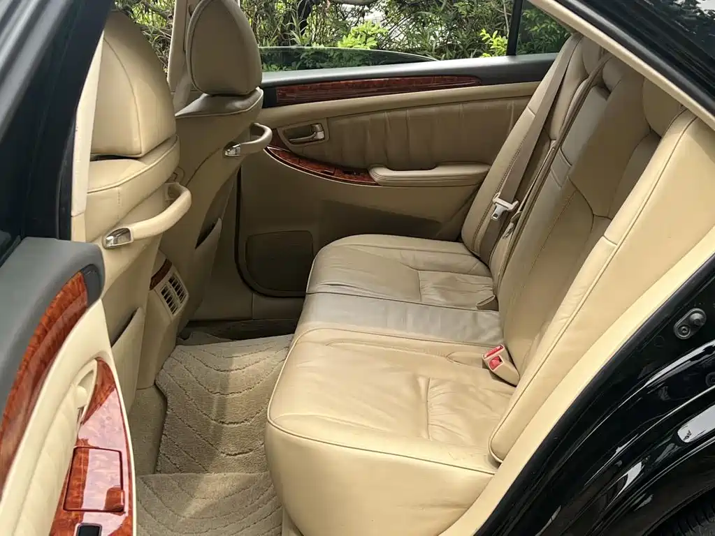 Toyota Crown — миниатюра 11