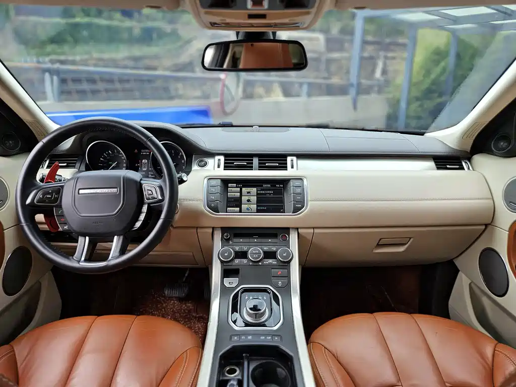 Land Rover Range Rover Evoque 2012 2.0T 5