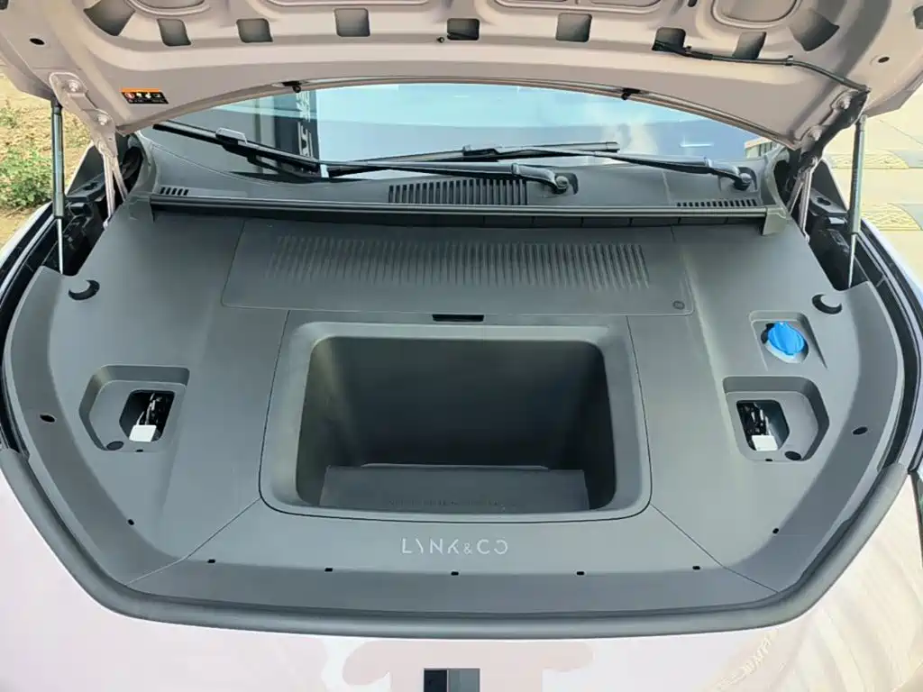 Lynk & Co Z20 — миниатюра 20