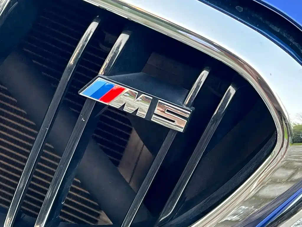 BMW M5 — миниатюра 6