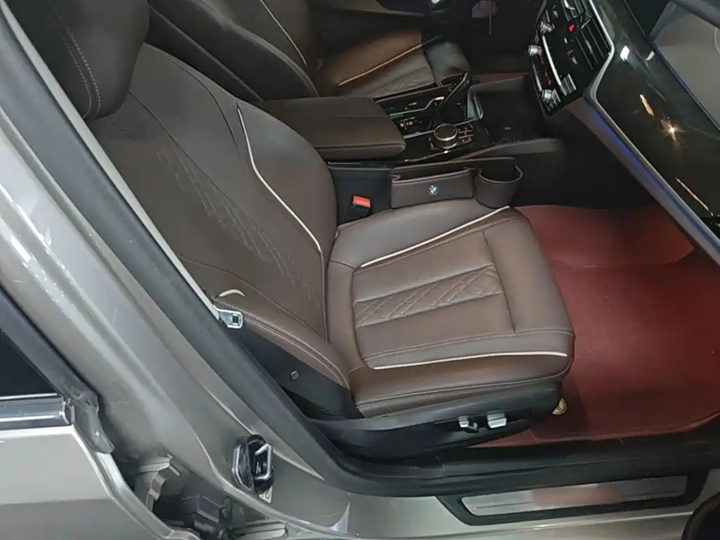 BMW 5 Series — миниатюра 25