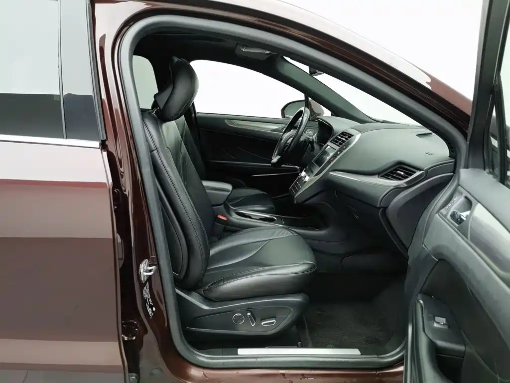 Lincoln MKC — миниатюра 23