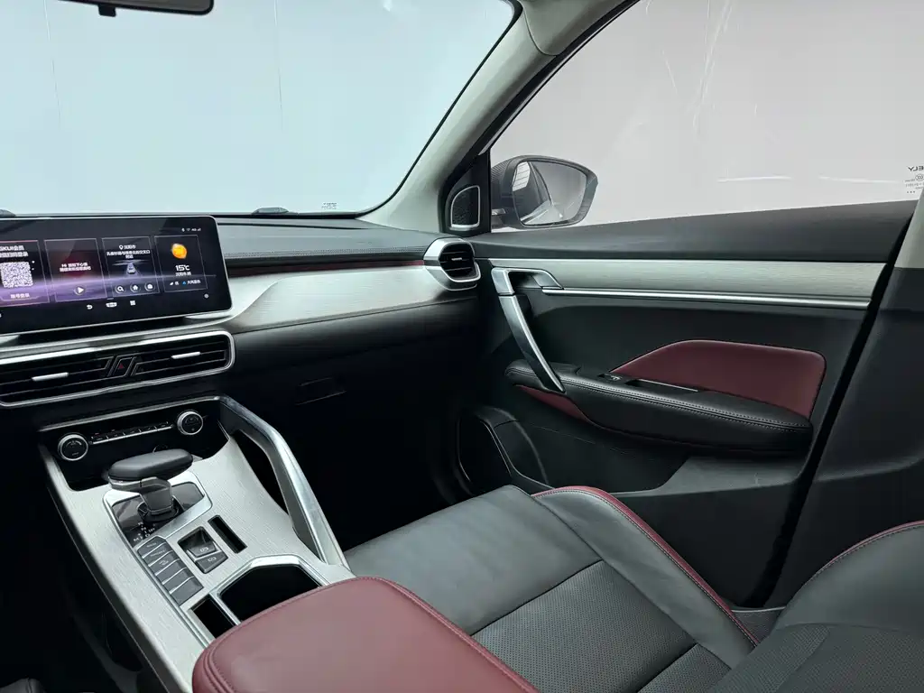 Geely Binyue — миниатюра 12