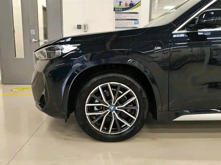 BMW iX1 2025 eDrive25L M Sport