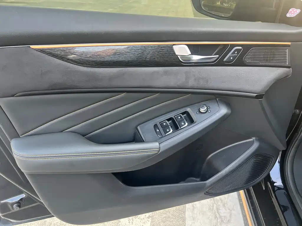 Dongfeng Aeolus Yixuan Max MAX 2021 1.5T