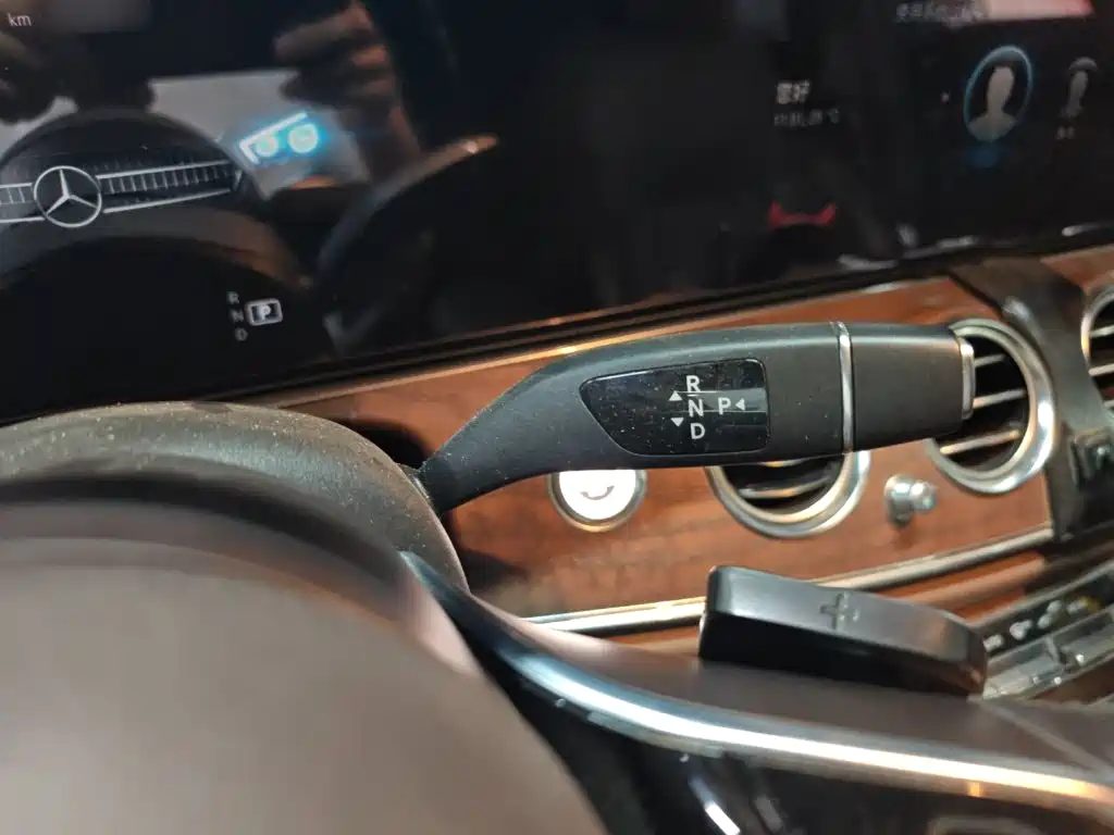 Mercedes-Benz E-Class — миниатюра 9