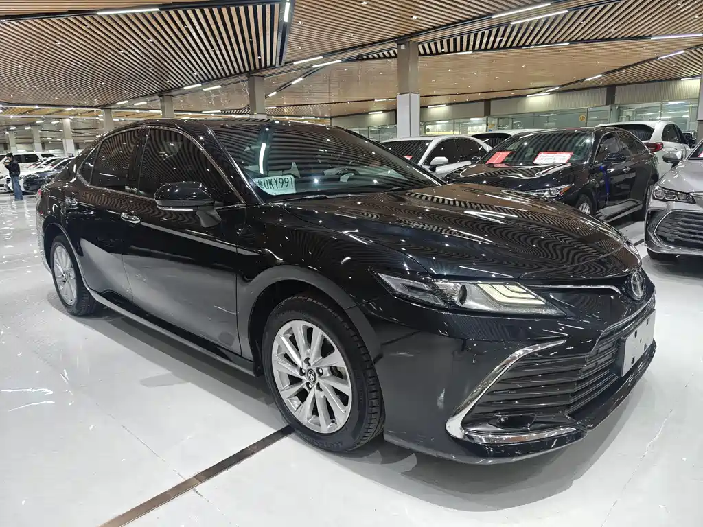 TOYOTA CAMRY
